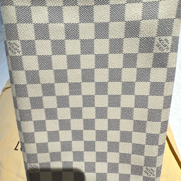 Louis Vuitton Checkered Bag with Tan Handles - Picture 3 of 9